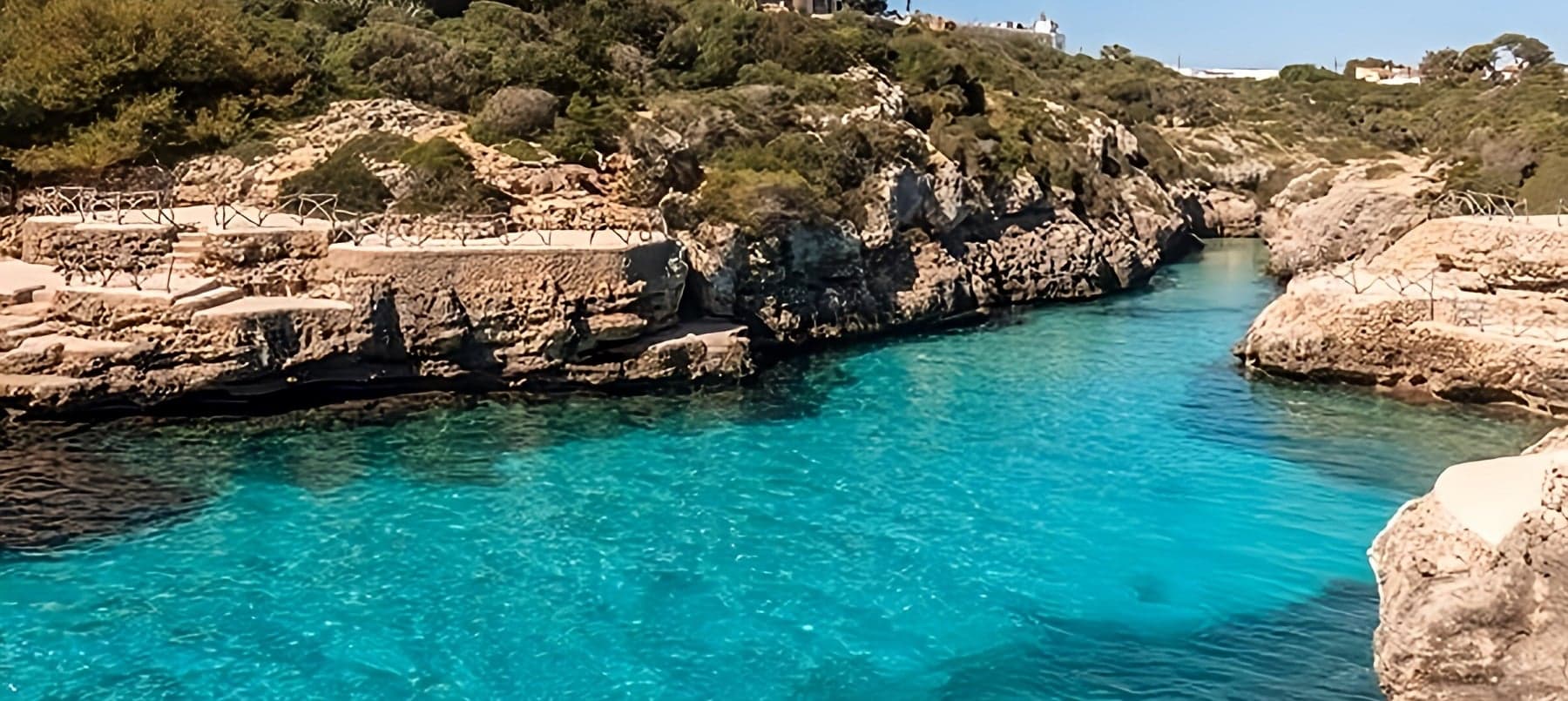 Cala en Forcat في جولة بحرية من سيوتاديلا، مينوركا